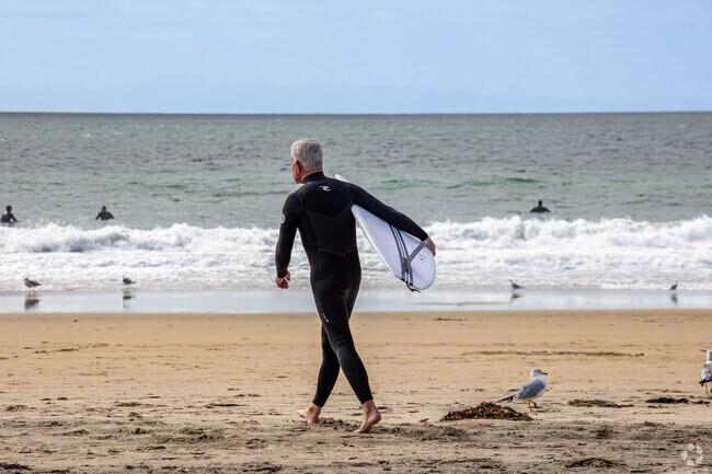 Take a short bike ride to some of the best beaches in the world in the neighborhood of Cliff Haven.
