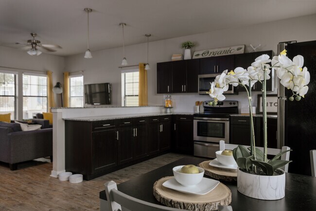 The Heights at College Station - Historica..., College Station, TX 77845 - photo 4