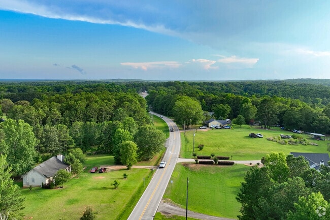Bill Arp features scenic, tree-lined winding roads.