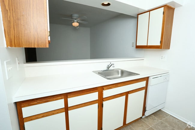 2 Bed 1 Bath - Kitchen