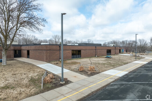 Five Hawks Elementary's teachers received a grade of B+ from Niche.com.