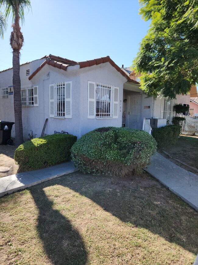 6707 8th Ave, Los Angeles, CA 90043