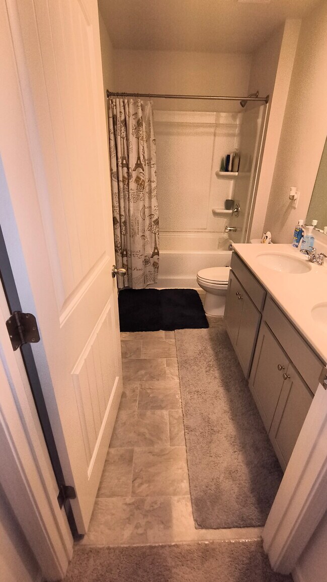 147 Highgrove Way unit Private room front, Dallas, GA 30157 - photo 6