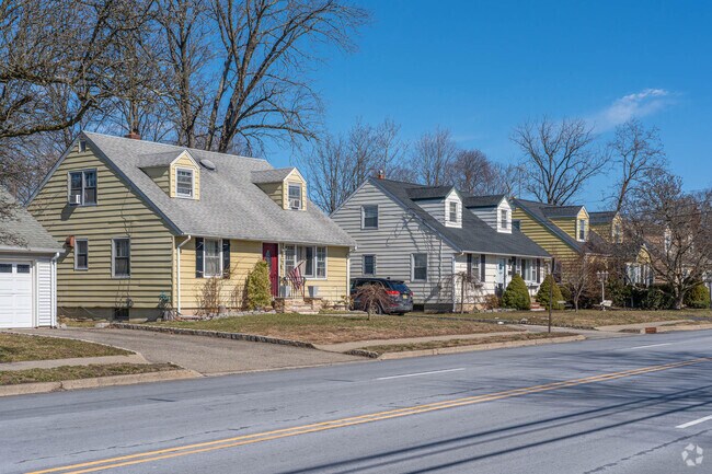 Small ranch-style homes line the streets of the Morris Plains neighborhood.
