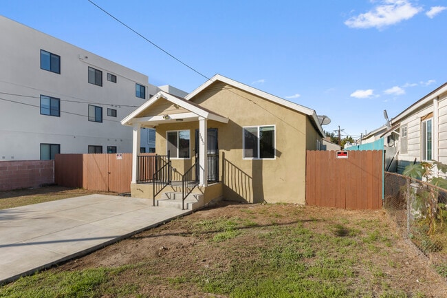 1443 W 36th Place, Los Angeles, CA 90018 - photo 3