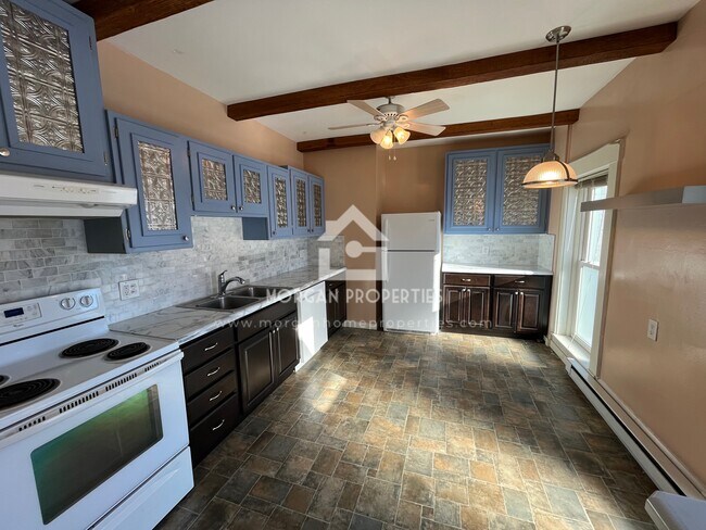 110 W 13th St unit .5, Marion, IN 46953 - photo 4