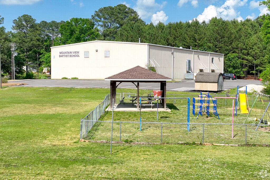 Mountain View Baptist School is located at 5568 Chalkville Rd, Birmingham, AL 35235.
