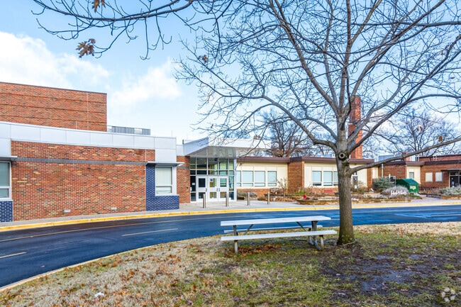 Belinder Elementary is a great school with an amazing staff and administration.