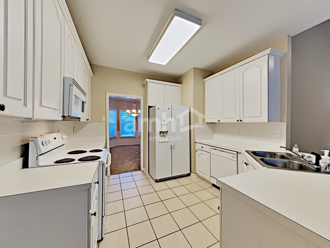 3305 Maple Terrace Dr, Suwanee, GA 30024 - photo 4