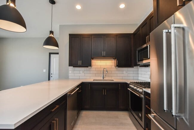 4324 N Ashland Ave unit J04P, Chicago, IL 60613 - photo 2