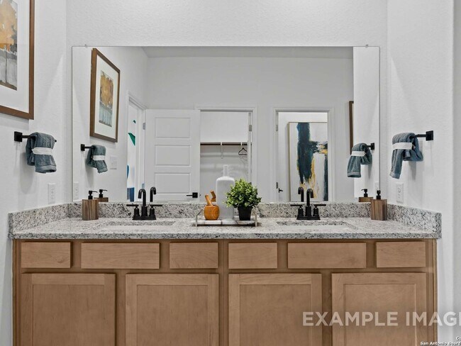 324 Jean St, Seguin, TX 78155 - photo 5