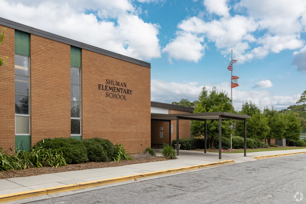 Younger students in Avondale attend Shuman Elementary School.