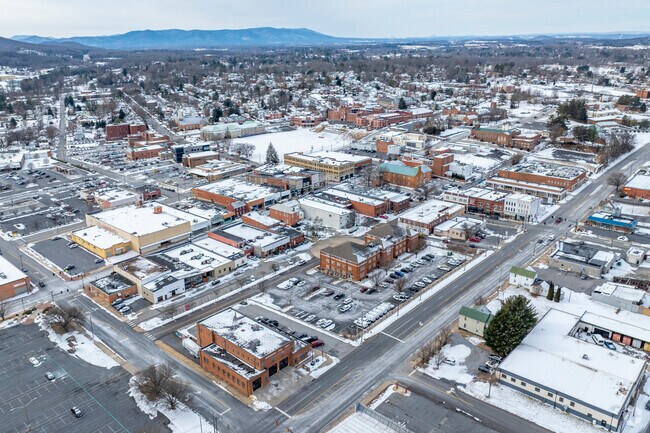 Though not a large city, Waynesboro has a downtown with a range of amenities.