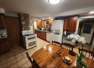 98 River St Unit Floor 2, Greenfield, MA 01301