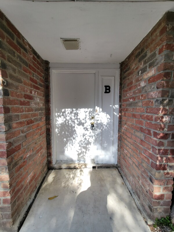 203 Sprucewood Ln unit B, San Antonio, TX 78216 - photo 2