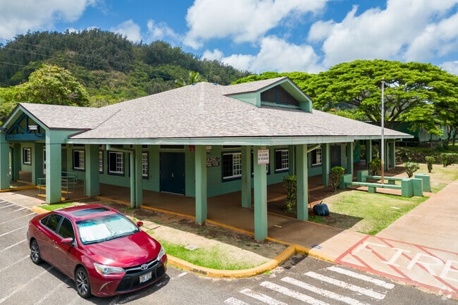 The school's curriculum incorporates a balance of core subjects, arts, and physical education.