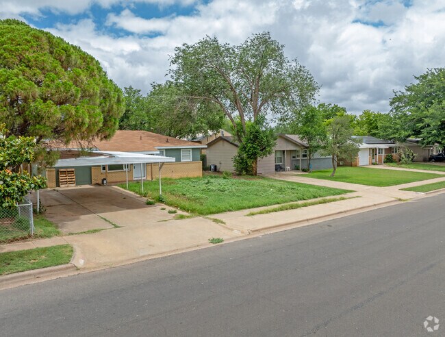 Older style homes line the streets of Clapp Park.