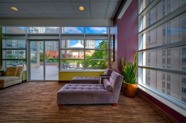 529 N State St, Chicago, IL 60654 - photo 6