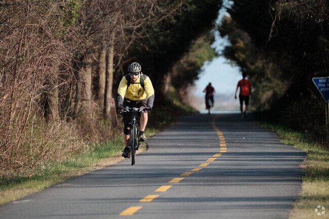 Ride, walk, or run the Washington Old Dominion Trail through One Loudoun.