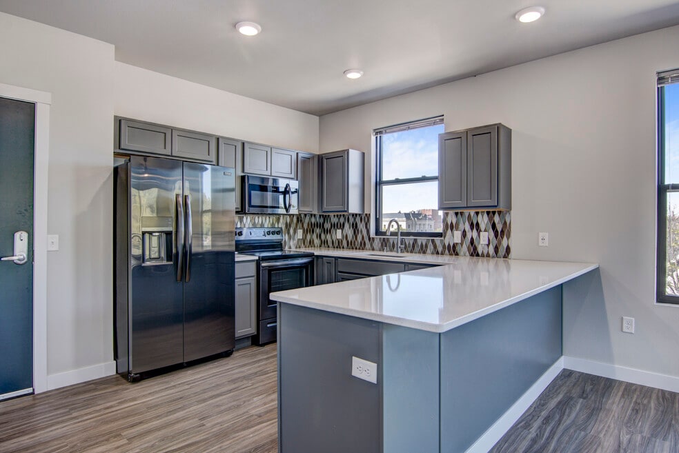 Seven1Five, Eau Claire, WI 54701 - photo 1