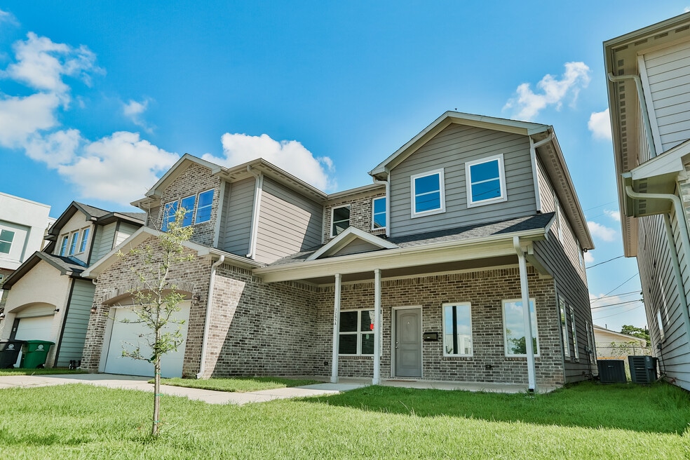 3245 Dixie Dr unit C, Houston, TX 77021 - photo 1