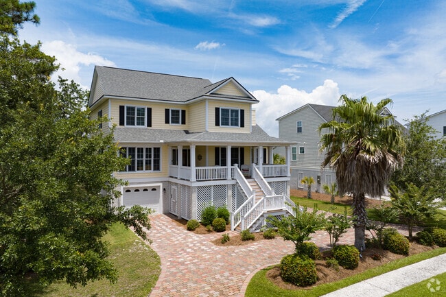 Colorful multi-story coastal homes are abundant on Wilmington Island.