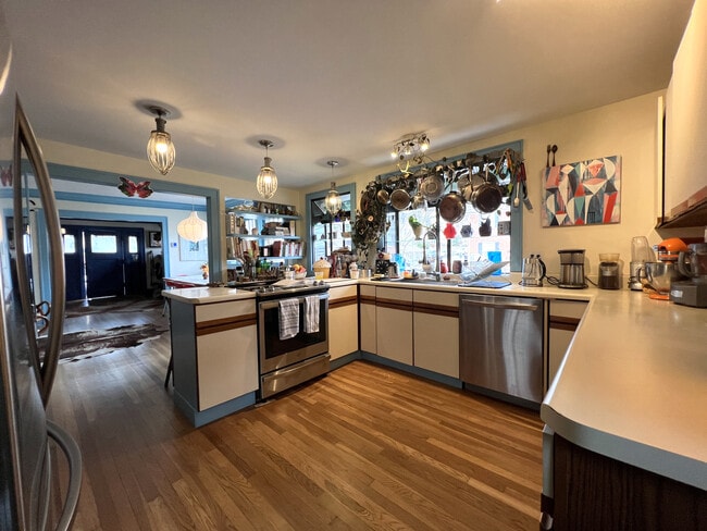 5101 Grand Ave, Kansas City, MO 64112 - photo 4