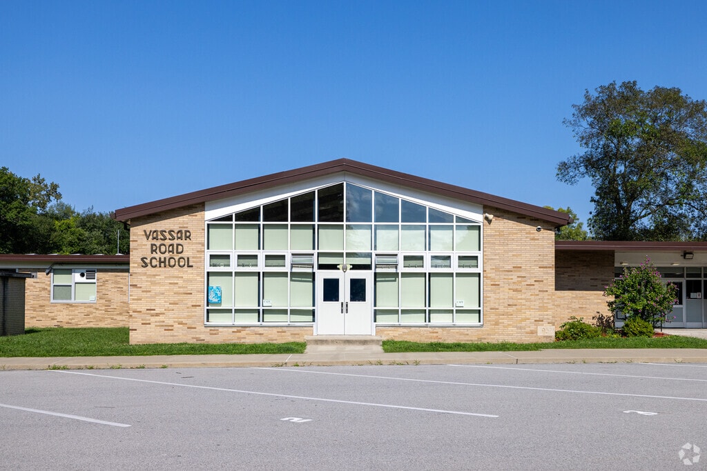 Your kids will enjoy learning in the inspiring atmosphere of Vassar Road Elementary School.