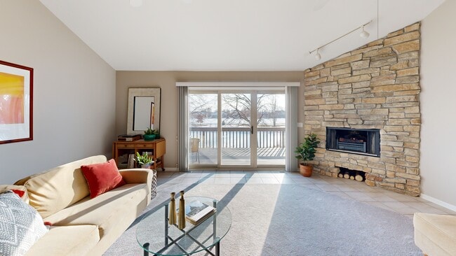 unlisted-address, Bolingbrook, IL 60490 - photo 2