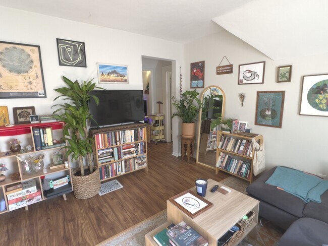 2214 Winnebago St unit 1, Madison, WI 53704 - photo 4