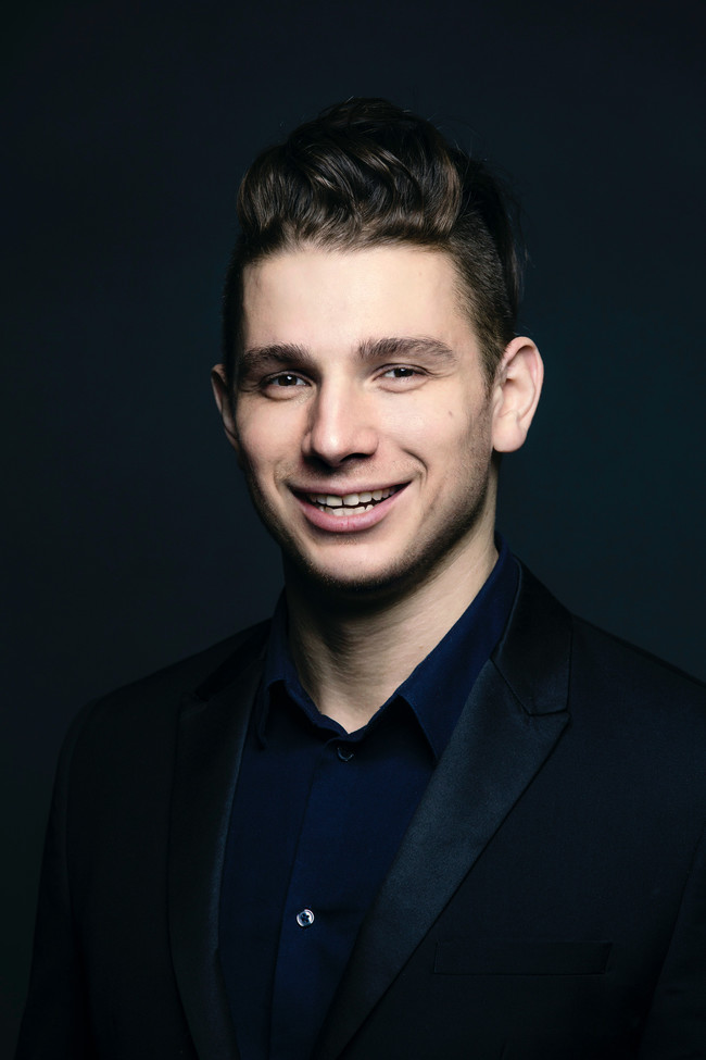 Agent Photo