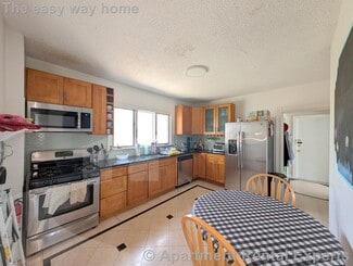 489 Main St, Medford, MA 02155