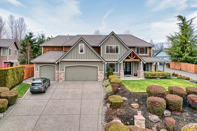 Homes in Lea Hill often draw from from Craftsman and contemporary styles.