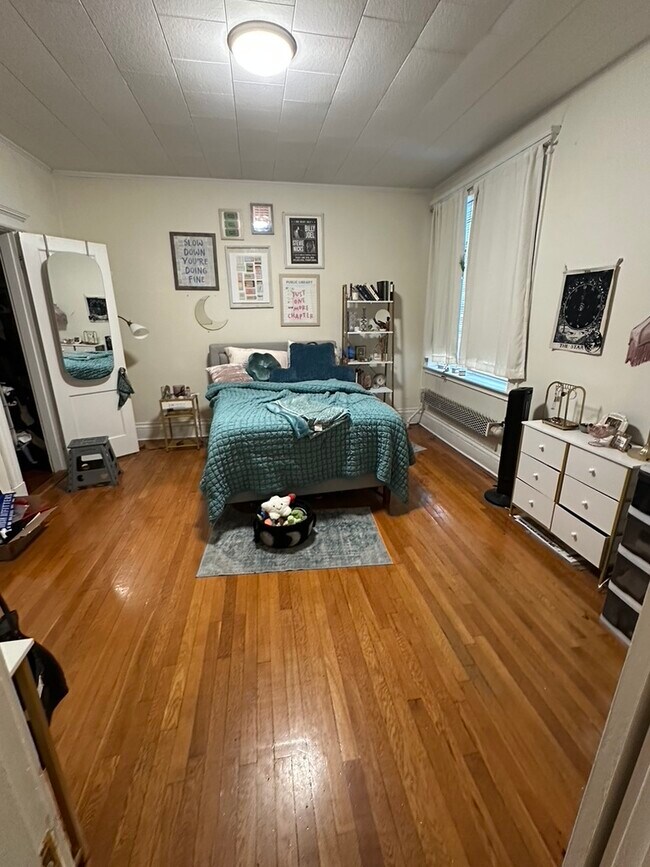 11 Euston St unit 2, Brookline, MA 02446 - photo 2