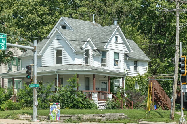 Grand homes near the edge of Midtown District can be found as well.