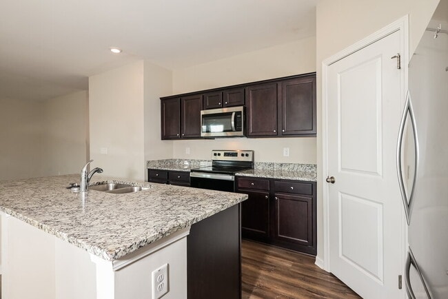 4314 Georgia Cir, Loganville, GA 30052 - photo 7