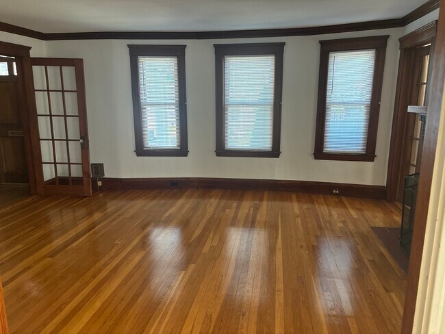 529 School St unit 1, Belmont, MA 02478 - photo 5