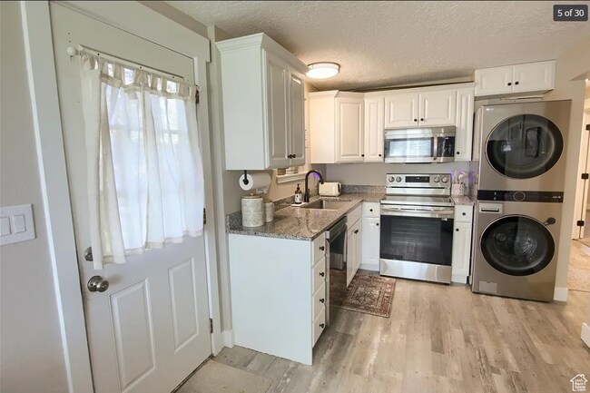 2672 W 5750 S, Roy, UT 84067 - photo 6