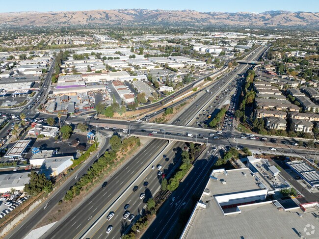 Luna Park offers quick access to U.S. Route 101 for seamless commutes and road trips.