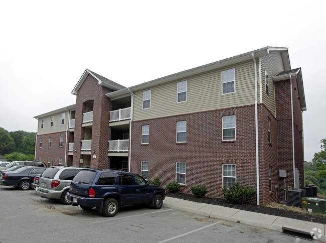 Oak Crest Apartments, Knoxville, TN 37920 - photo 2