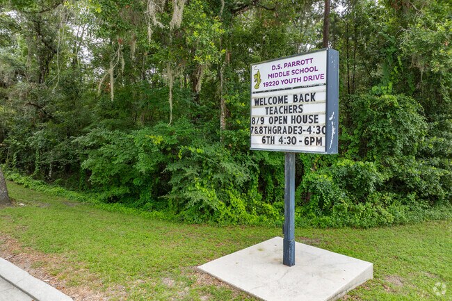 D. S. Parrott Middle School has a student-teacher ratio of 19 to 1.