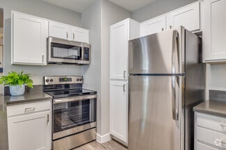 4411 E Chandler Blvd, Phoenix, AZ 85048