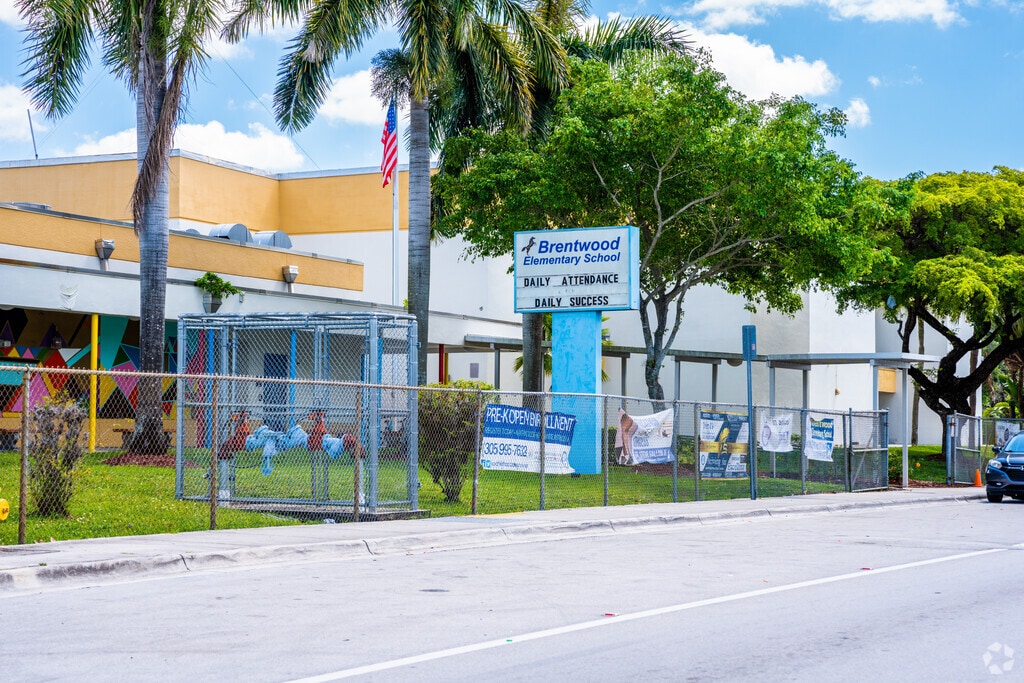 Entrance and signage of Brentwood Elementary serving Leslie Estates.