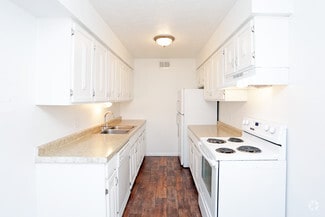 2303 Benson Gardens Blvd, Omaha, NE 68134