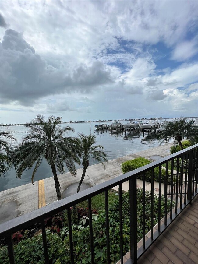 1915 Brickell Ave, Miami, FL 33129