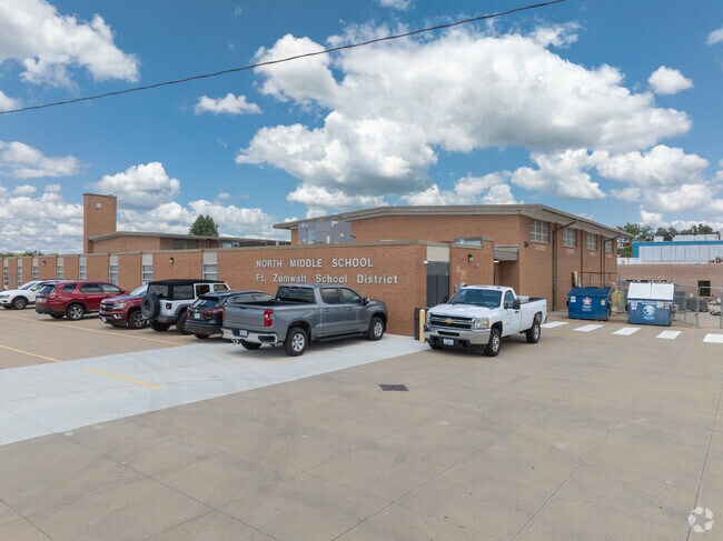 55% of students at Fort Zumwalt North Middle are proficient in reading.