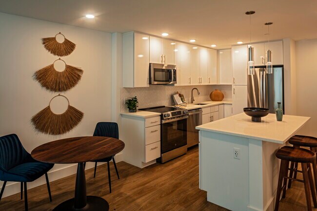 Ascent at Metropolitan Naples, Naples, FL 34104 - photo 2