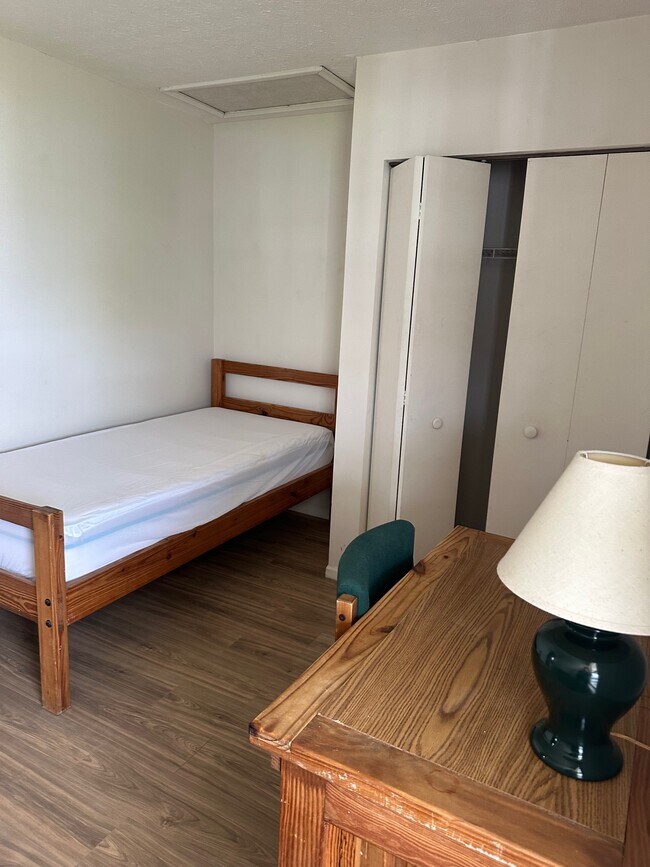 15 S Shafer St unit 1605, Athens, OH 45701 - photo 6