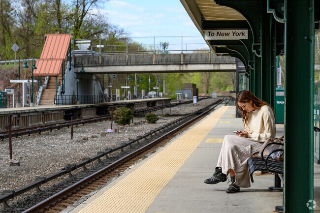Hartsdale train station offers quick and easy travel to NYC.