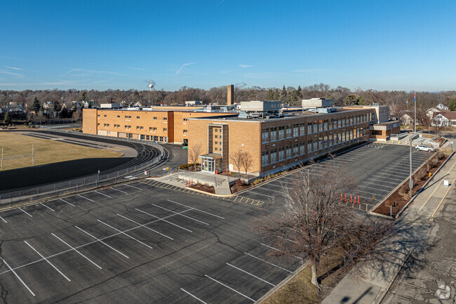 Lincoln Center Elementary is located on 9th Ave N in South St. Paul, Minnesota.